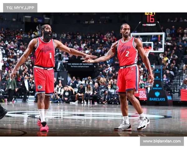NBA新赛季裁判佩戴执法记录仪提升透明度和公正性开启新纪元 NBA新赛季裁判佩戴执法记录仪提升透明度和公正性开启新纪元